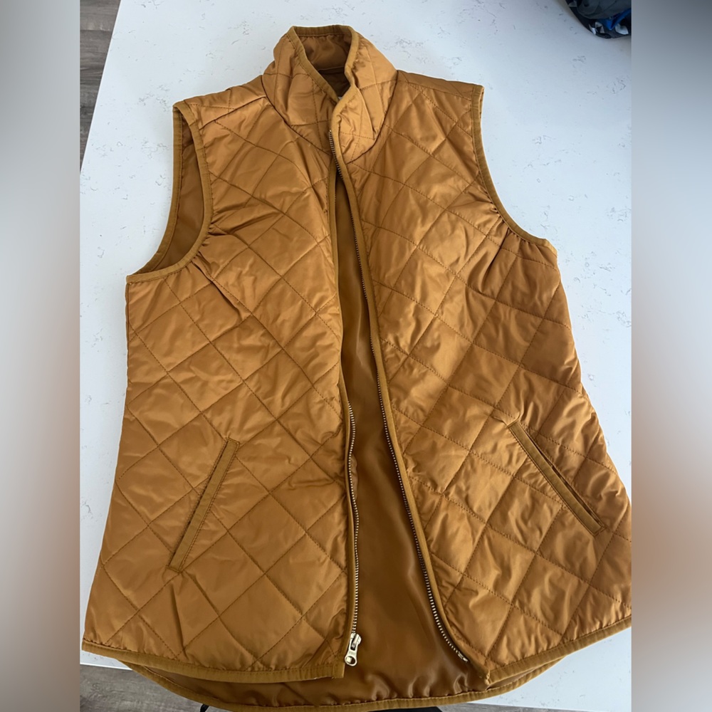 Old Navy quilted Vest, size Small, EUC, mustard yellow